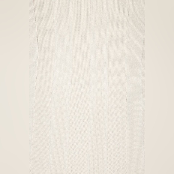 Dynamite | V-Neck Ribbed Maxi Dress - Picture 4 of 6